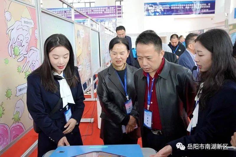 启动仪式后,李为一行还前往中国流动科技馆进行了参观.