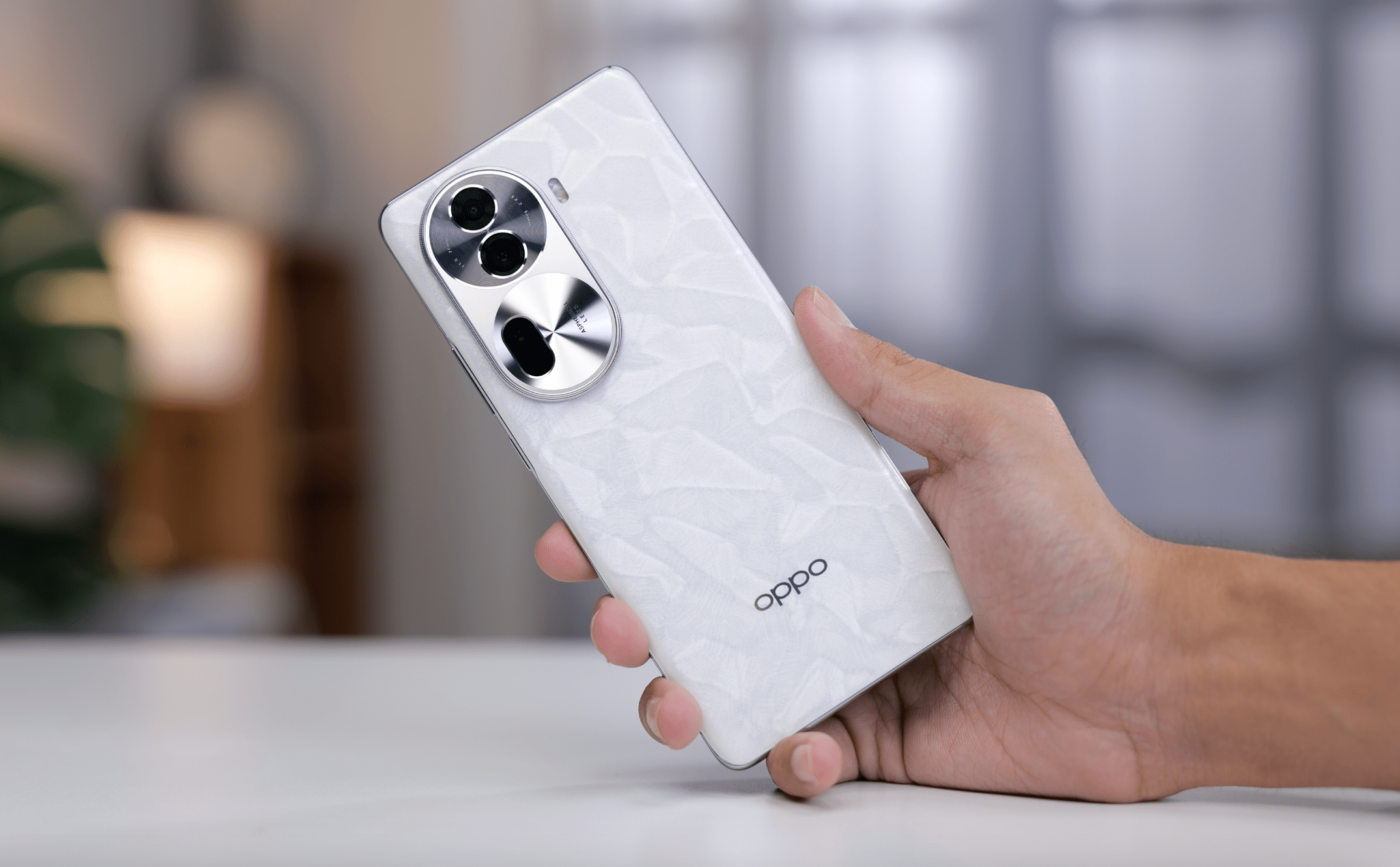 (oppo reno11 真机实拍图)为什么称 oppo reno11 的影像系统为「单反