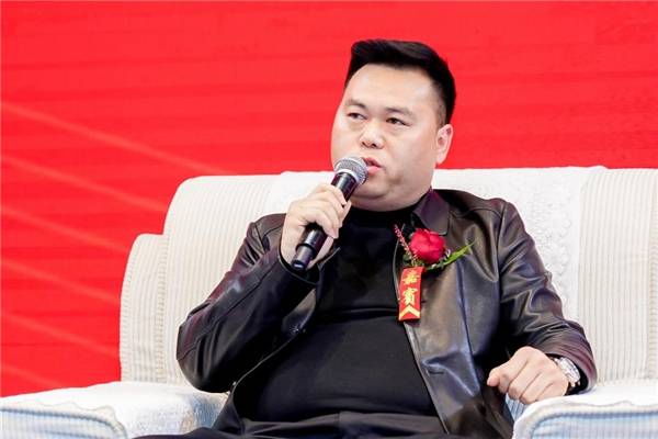 李佑先生亚龙皮革贸易有限公司总经理 李建辉先生另外,深圳斯谛依诺