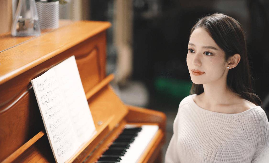 吉娜爱丽丝:因为婚姻在国内横空出道好评连连,为何后继乏力?