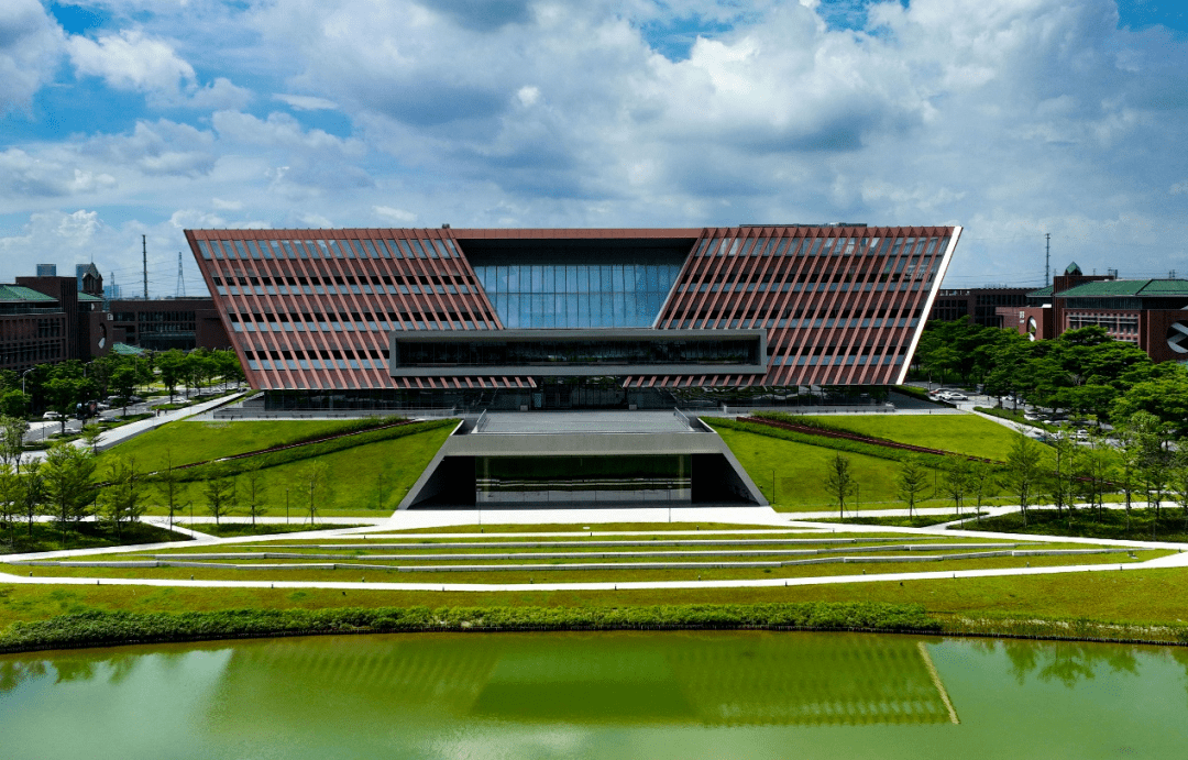 越秀地产建设华南理工大学广州国际校区图书馆荣获"鲁班奖"_项目_中国
