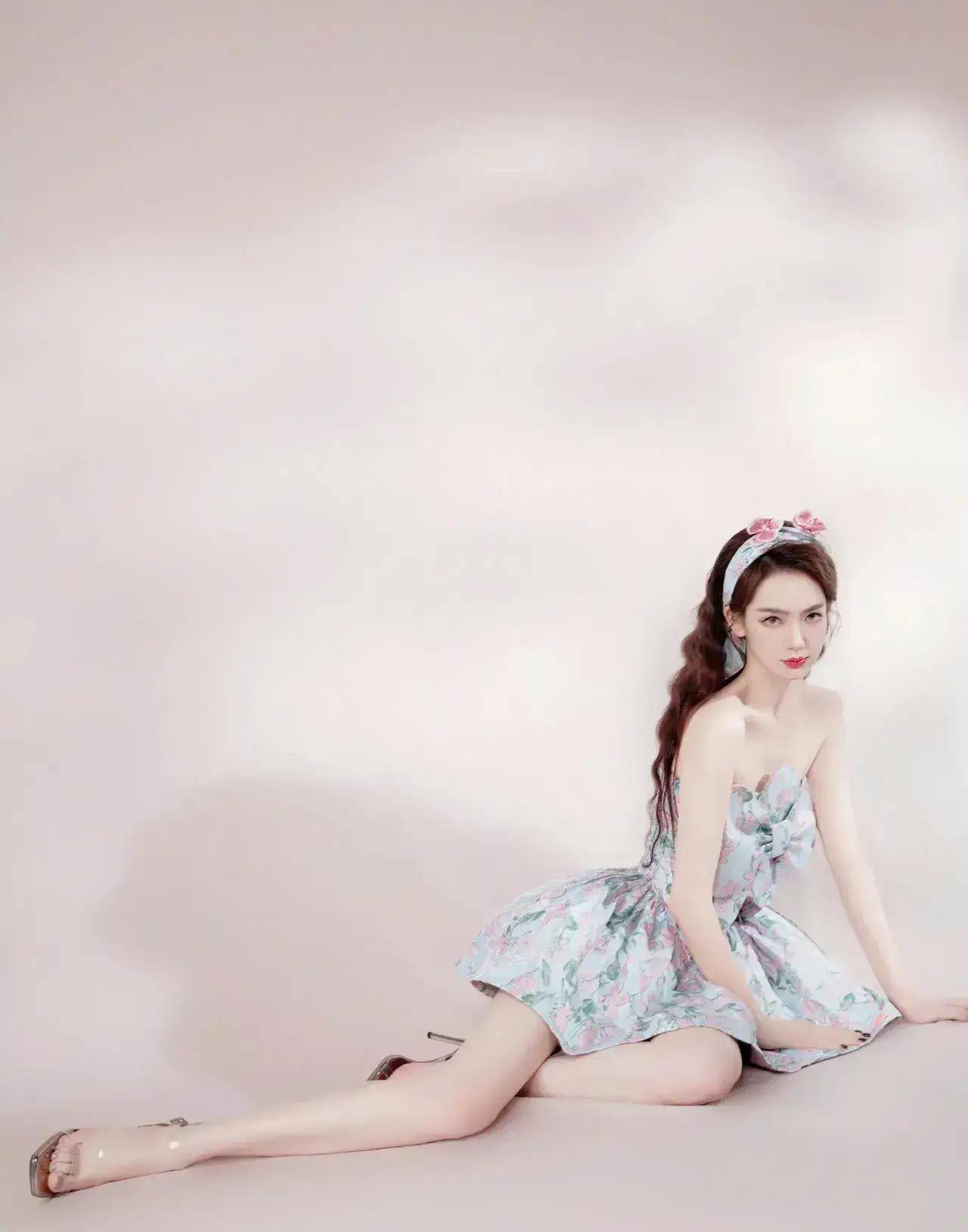 戚薇惊艳现身,花园风蓬蓬裙造型引爆全场_魅力_时尚_芭蕾舞