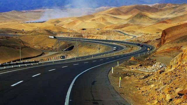 世界上路费最贵的马路,全程下来竟然需要18万,成自驾游客的天堂(图1) 世界上路费最贵的马路,全程下来竟然需要18万,成自驾游客的天堂(图1)