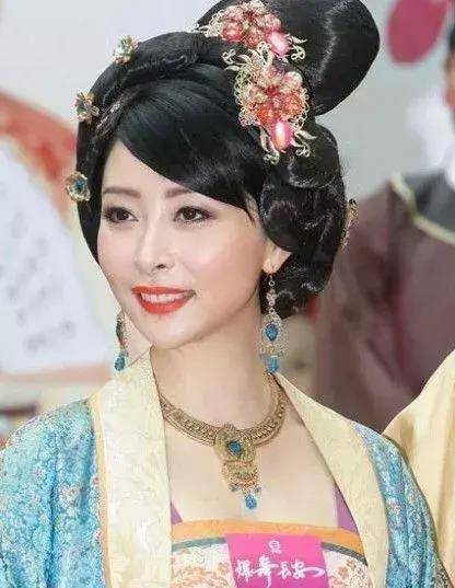 从跑龙套到晋升当主角_汤盈盈_角色_生活