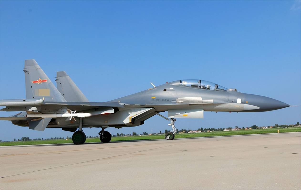 歼16战机挂载10枚导弹,解放军空军,到底需要多少架?_部队_我国_退役