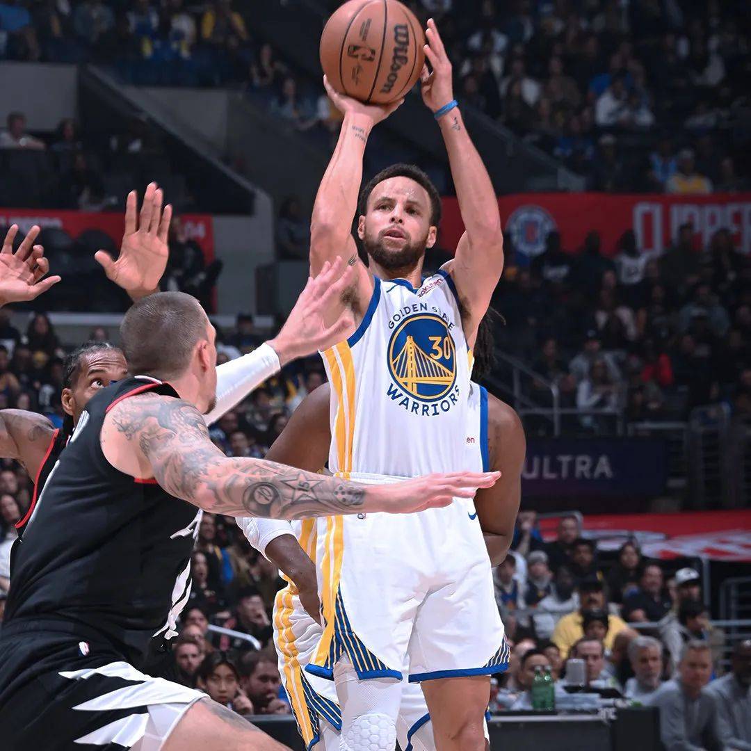 乔治绝杀勇士!库里被伦纳德锁死_克莱_篮板_罚球