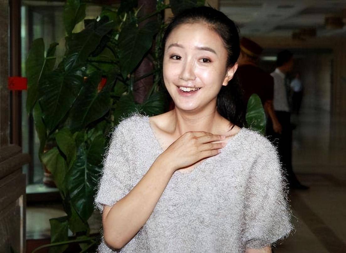 "丫鬟专业户"李倩,是如何靠一颗痣爆火的?_小角色_生活_人生