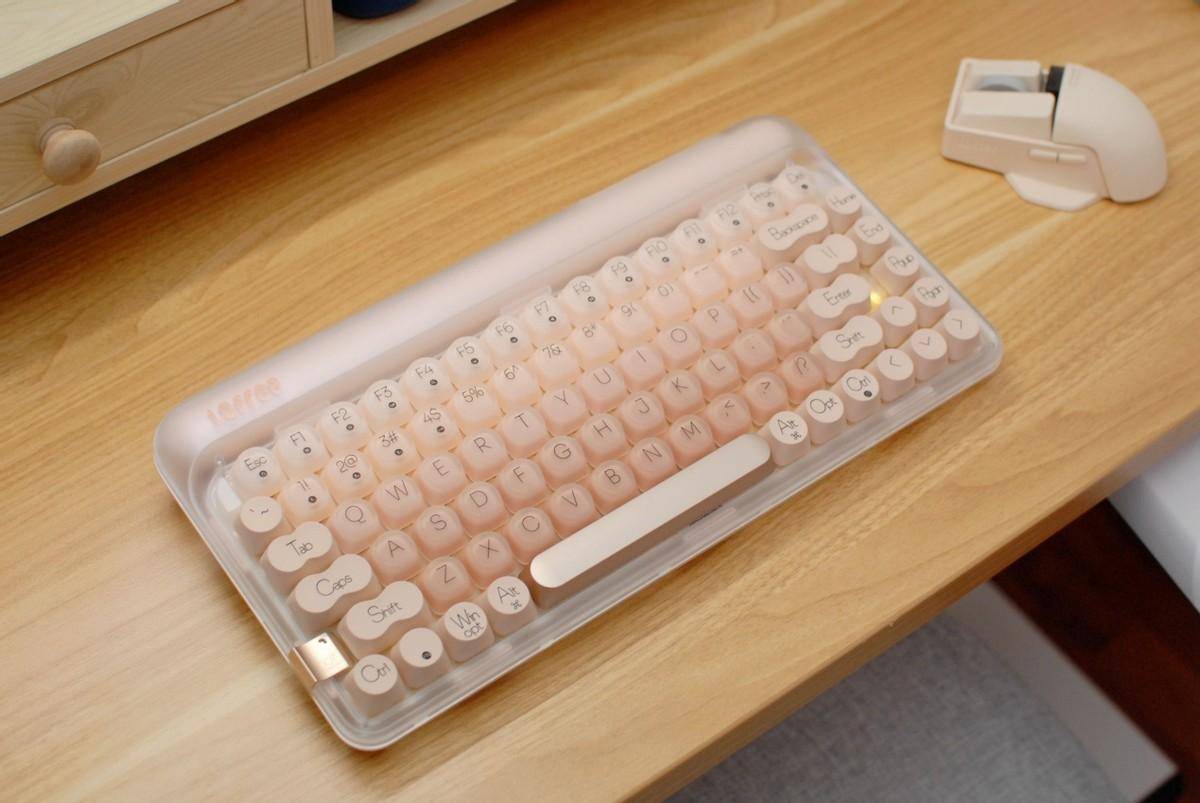 女生专属，最强颜值机械键盘洛斐Lofree粉底液来了