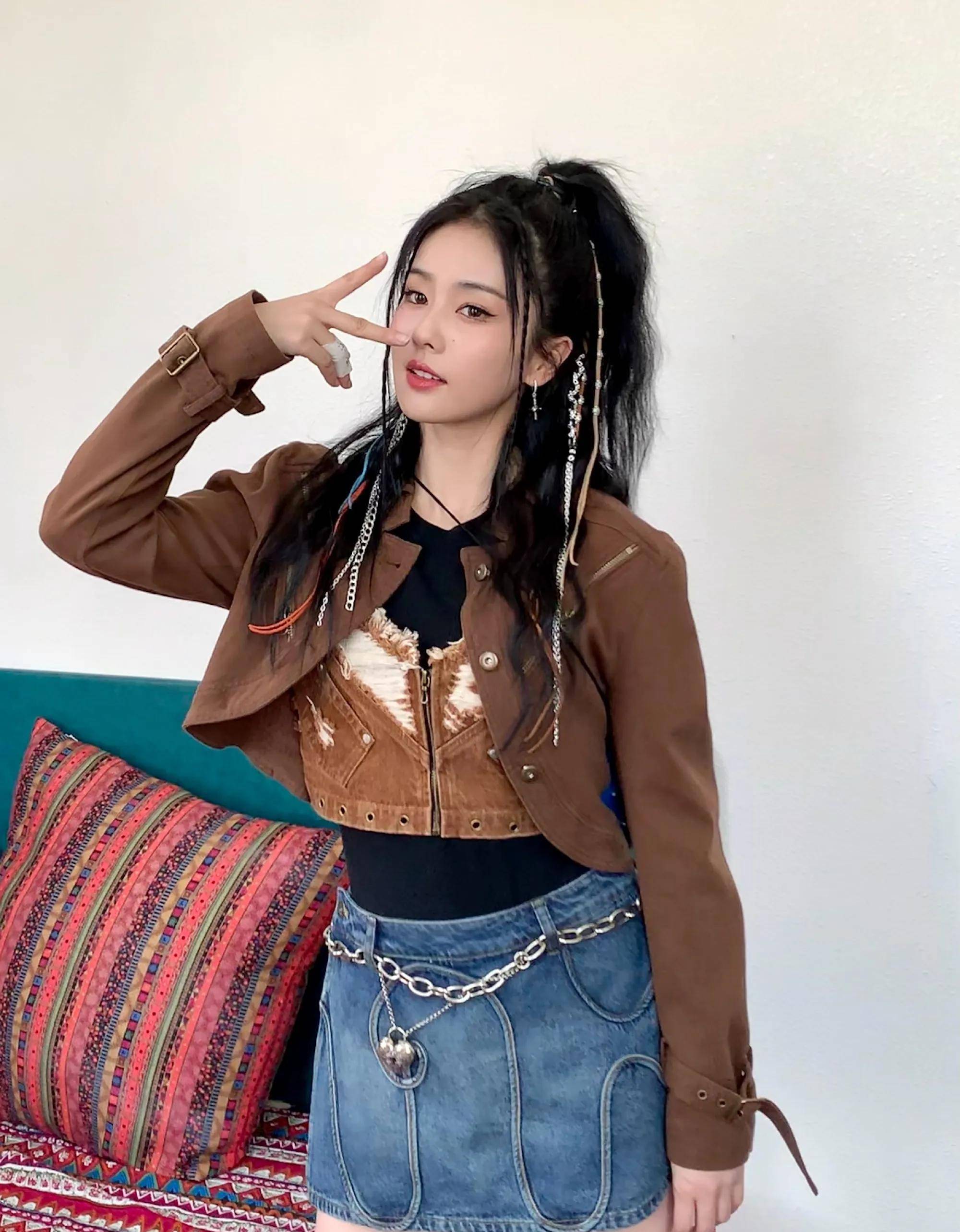 没想到白鹿出道前这么"可爱"网友:好想要用这张脸活一天啊_性格_年纪