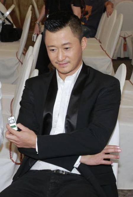 吴京跑龙套多年,从无名小子变成了票房神话,他配得起我们的掌声