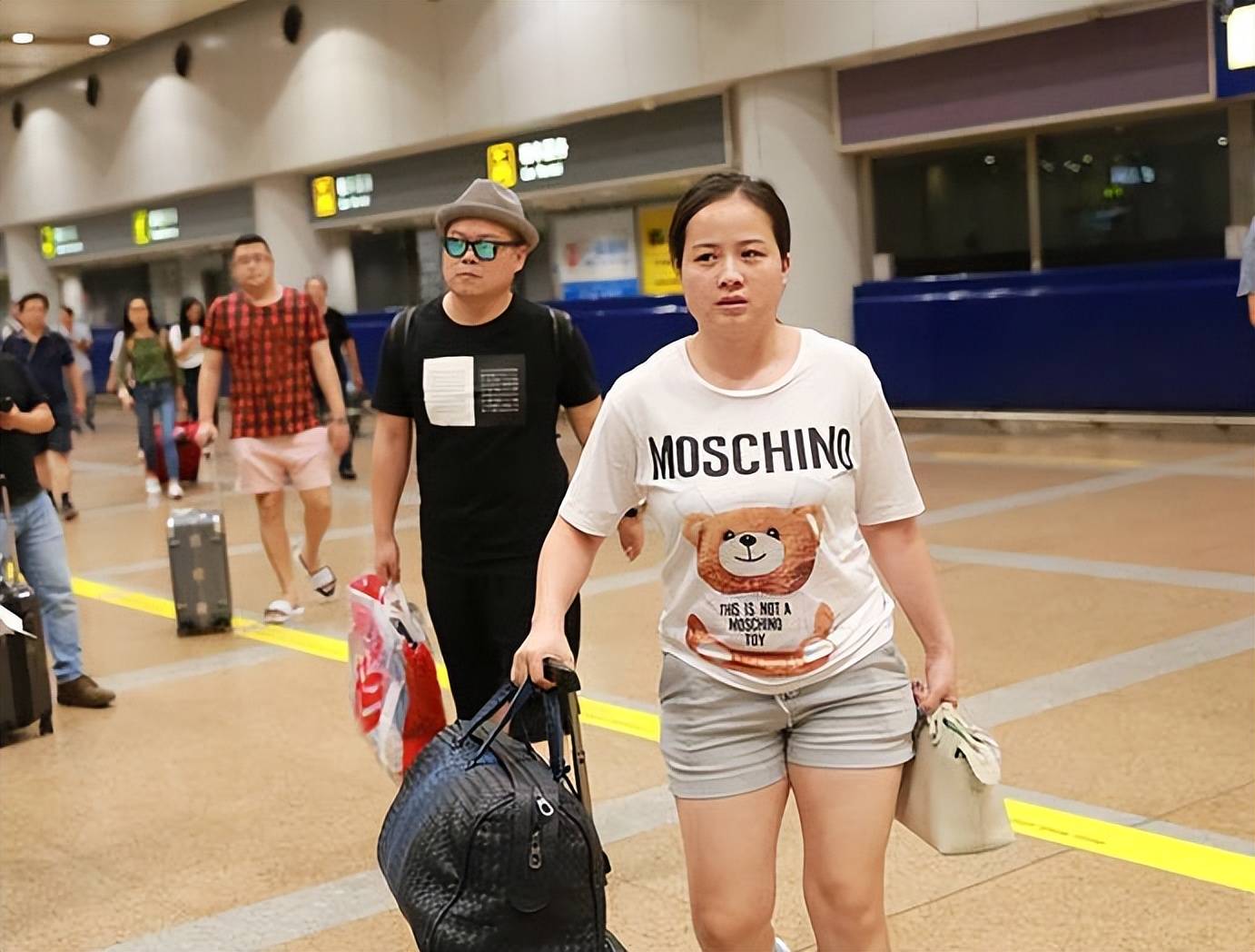 岳云鹏:给5个姐姐买车买房,把普通妻子当宝,弟弟却在农村种地_郭德纲