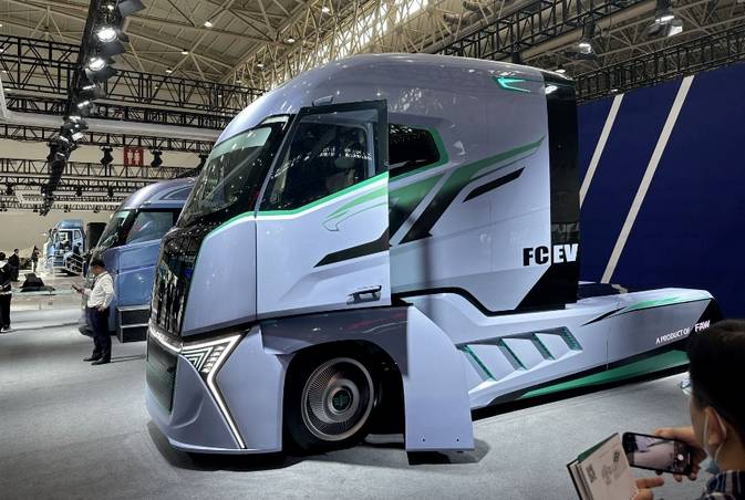 FAW Jiefang's "Xingyi": A Hydrogen-Powered Leap into the Future of Heavy-Duty Trucking FAW Jiefang's "Xingyi": A Hydrogen-Powered Leap into the Future of Heavy-Duty Trucking
