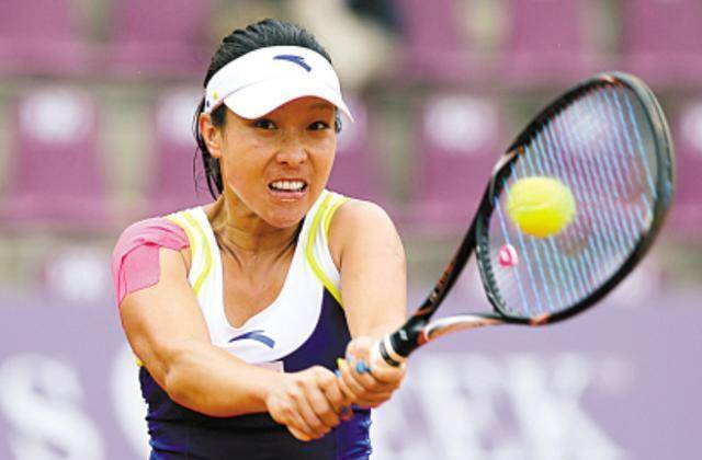 72分钟将伊万诺维奇拿下,成为女网第一人_郑洁_网球_赛场