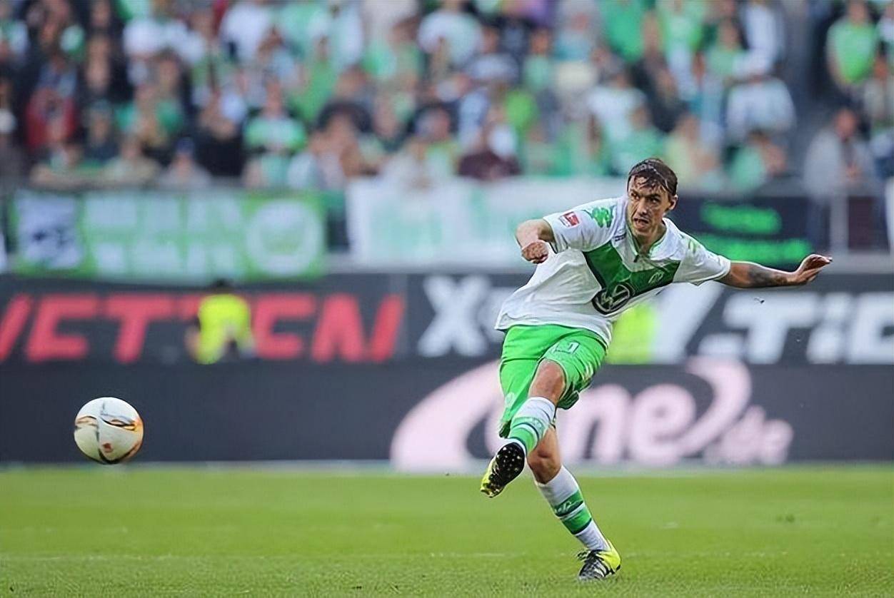 另一边后卫米切尔·巴克1000万欧元加盟意甲劲旅亚特兰大