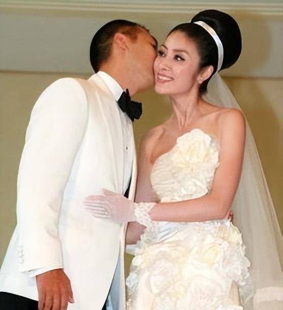 向华强见了她叔叔,都得礼让三分的陈慧琳,背景到底有多强大?