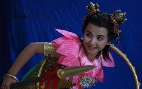 在西游记后传中,有这样一个情节,哪吒被无天追捕,逃进不周山中,遇到