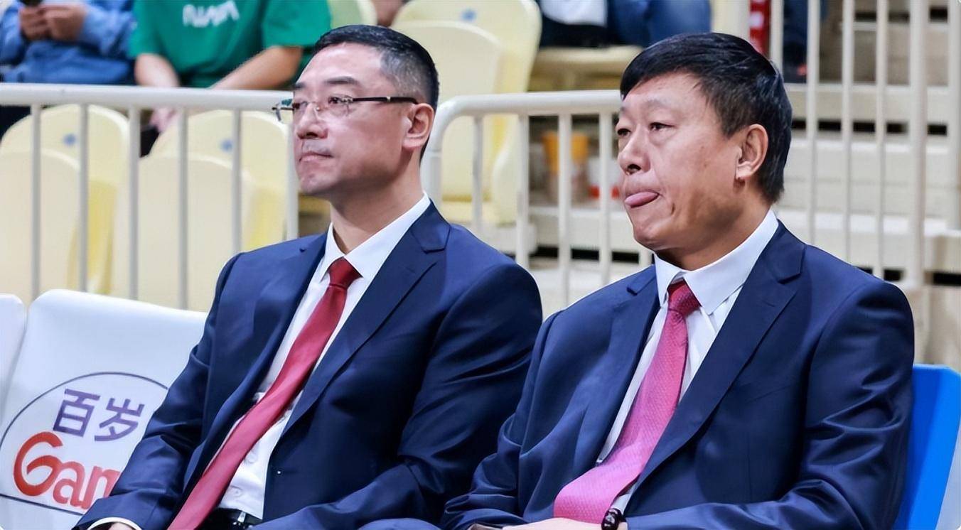 上海球迷想念1个人,潮退人涌方知他是赶海人,刘鹏遭怒批_李春江_主