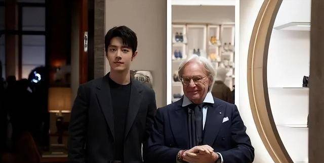 肖战和经纪人双双上热搜!