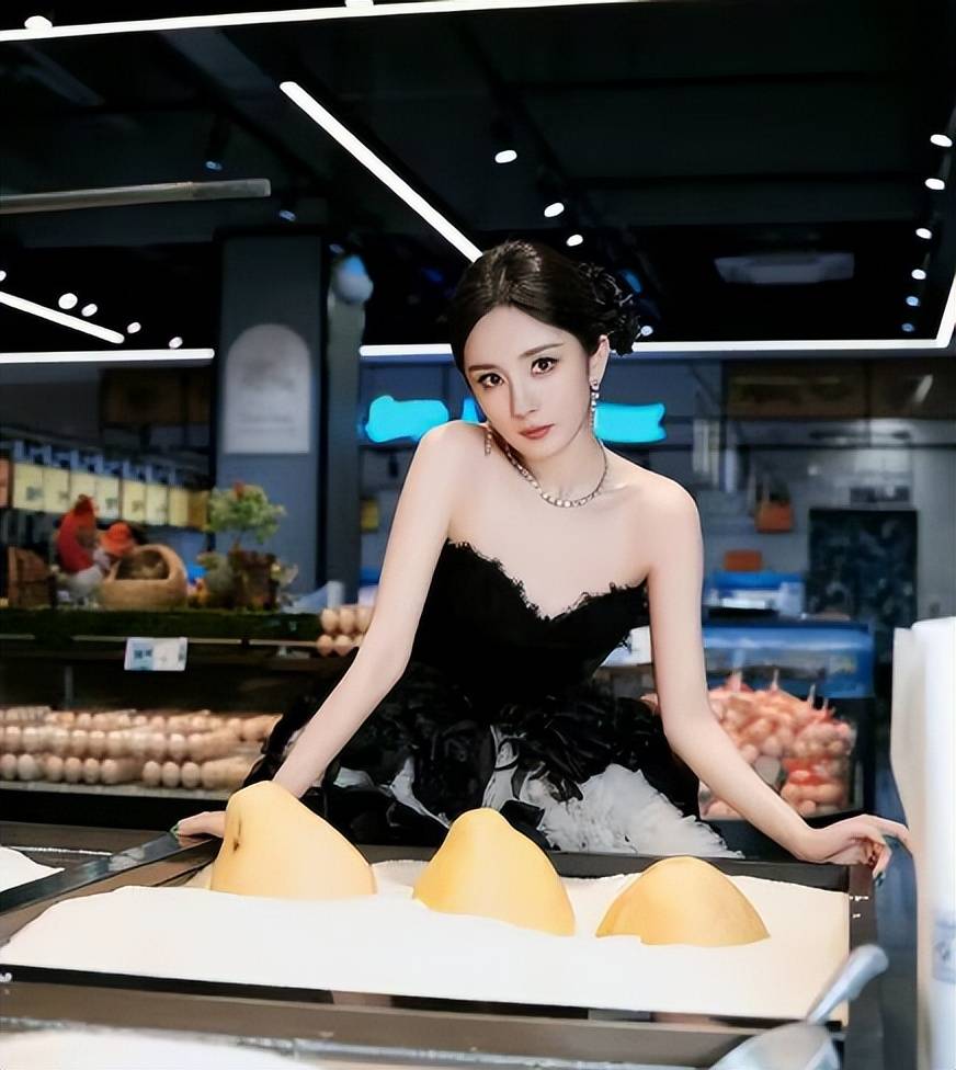 《gq》盛典启幕, 金晨杨幂李一桐出镜,孟子义吴宣仪杨超越比美!