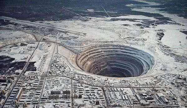 苏联地狱之门,深度一万两千多米,专家说听到恶魔在嘶吼!