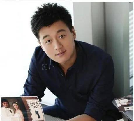 1997年,佟大为顺利考入中国戏剧学院.陆毅和任泉是他的长辈.