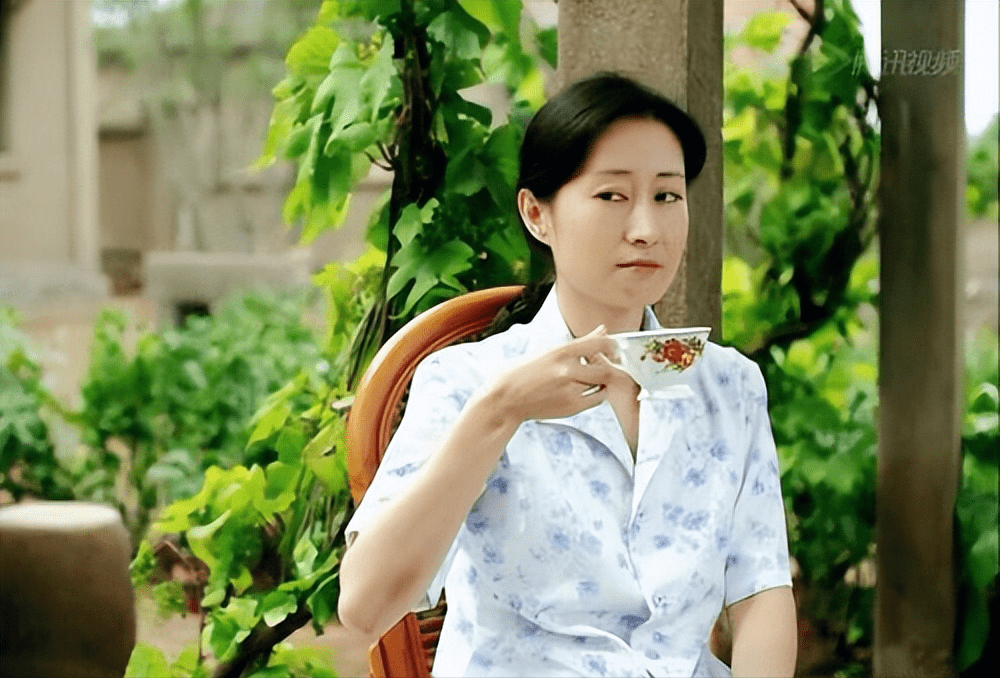 图片来源于网络刘敏涛到底是演技派,虽然时隔7年没演戏,但在《父母