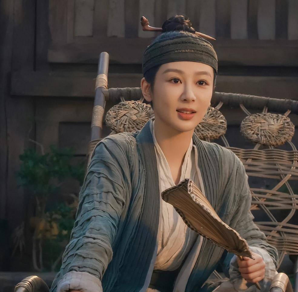 影视top10:白鹿进榜被嘲水,罗云熙被踢好可惜,肖战待遇太委屈_杨紫