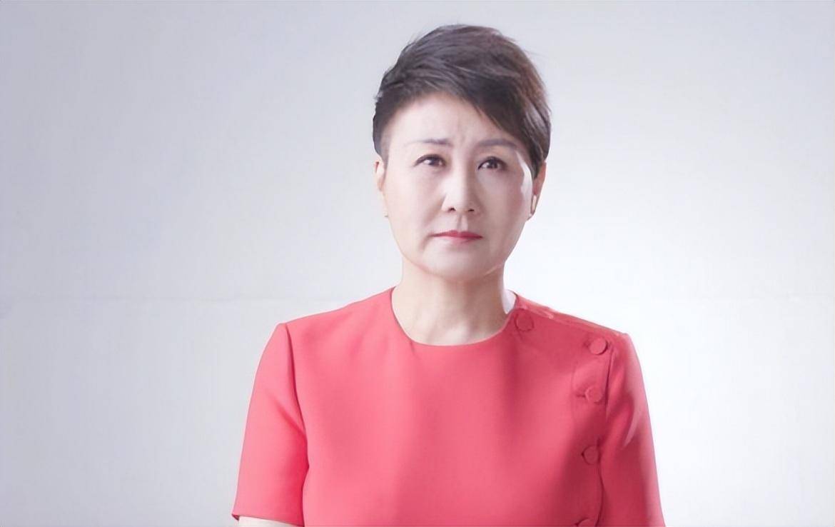 55岁张凯丽携老公首现身,北京豪宅很气派,网友却说女儿漂亮_丈母娘