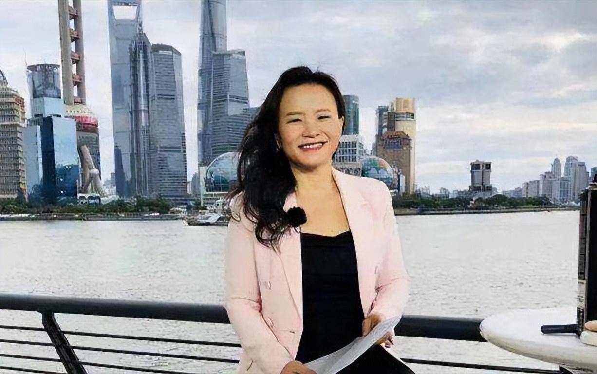 人成蕾:潜藏20年,因一个表情泄露不法身份,下场解气_程蕾_父母_地方