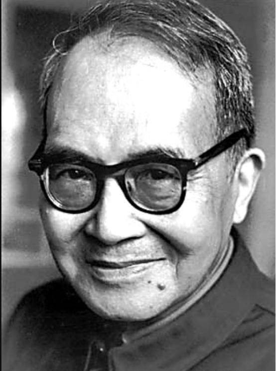 小时候的钱钟书比同龄人少了很多的睿智,人看上去也比较的呆板.