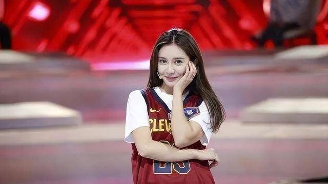 美娜:从标志性笑容到亿万票房,一位全能明星的迅速崛起_米娜_电影