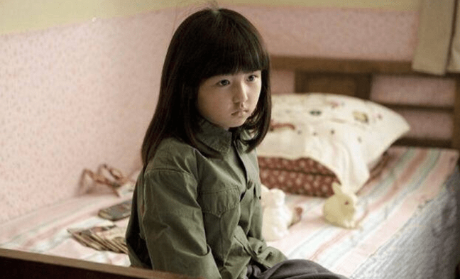 5岁成名的张子枫,因荧屏初吻上热搜,网友:实名羡慕梁靖康_因为_妹妹