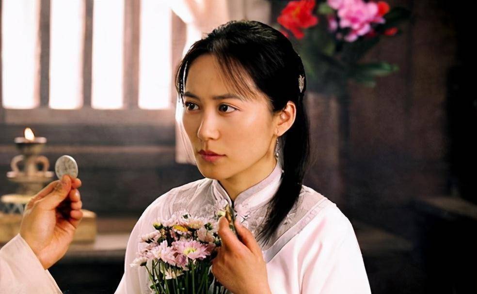 今49岁仍未嫁人,却美得"不像话"_俞飞鸿_电影_银杏