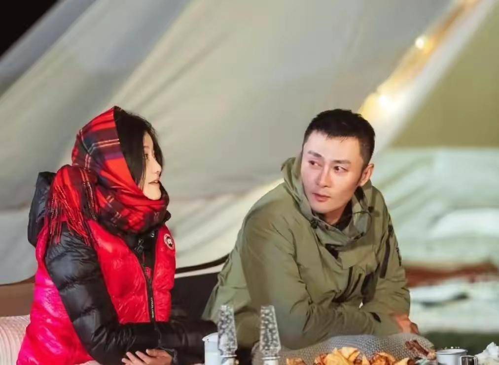 《再见爱人》中,郭柯宇的身份是章贺的前妻,也是个全职妈妈.