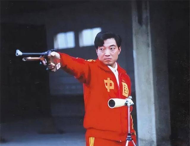 奥运射击冠军许海峰:亏欠妻儿一生,65岁仍住单位房_中国_弹弓_训练