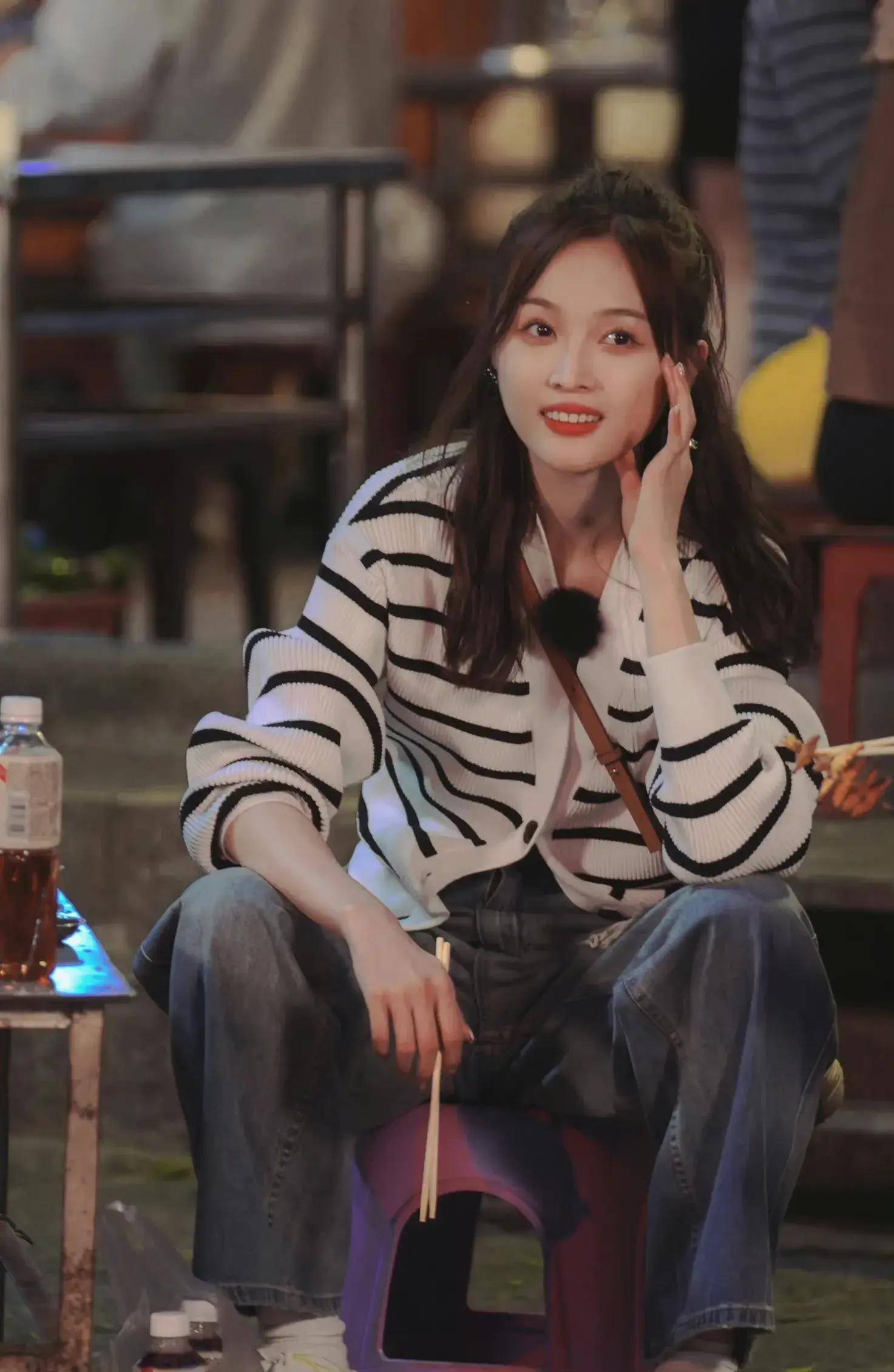 从默默无闻的女团成员到被千万人pick二次出道,吴宣仪大盘点_发展