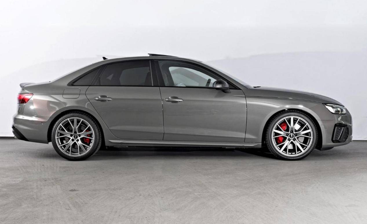 2024款奥迪s4 limousine,2.0t换3.