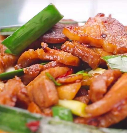 原创 老婆做拿手回锅肉，我吃3大碗米饭，看了过程才知加了它更开胃 