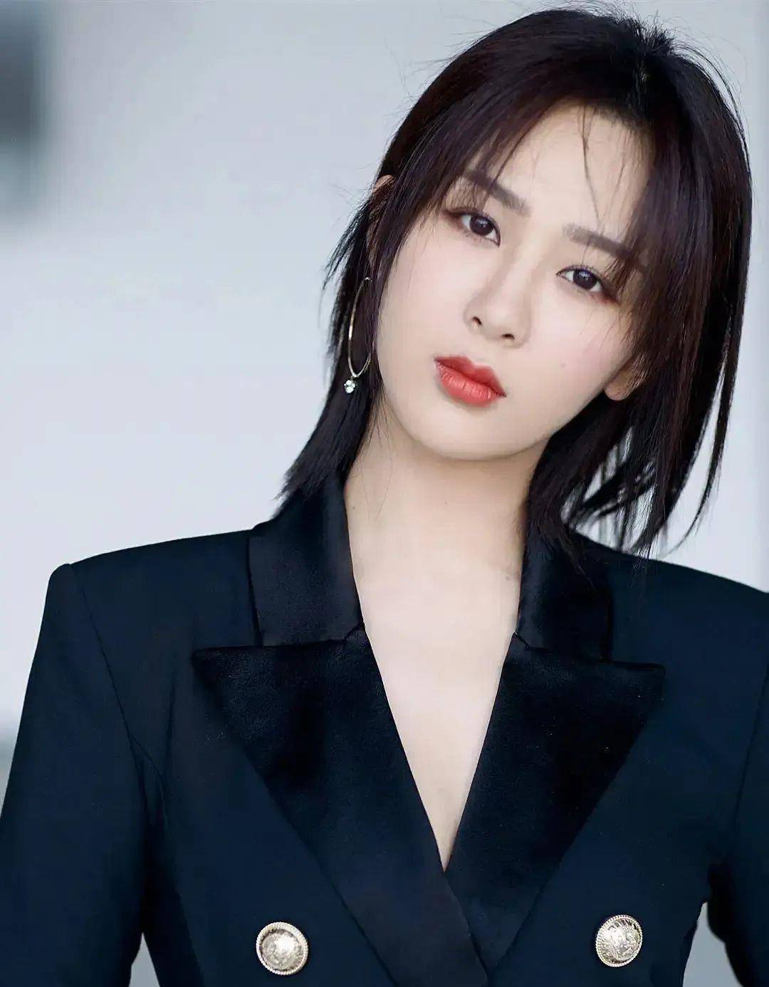 这些名字被叫错的明星,你认识几个_杨紫_谭松韵_鞠婧祎