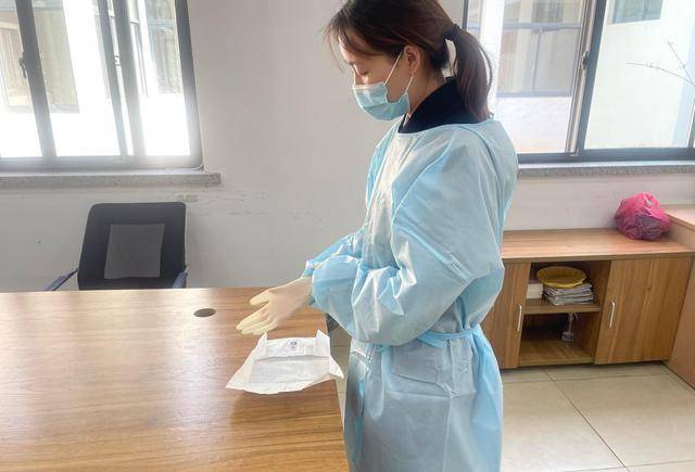 90后美女入殓师李淑萍:从不主动和人握手,一天只能缝合一具遗体_工作