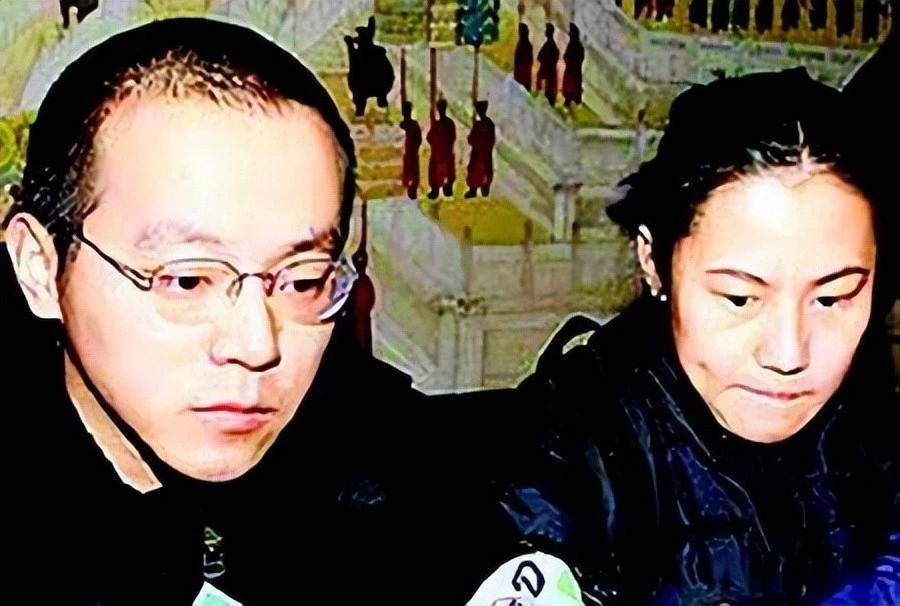 前黑豹主唱窦唯,巅峰时期王菲为他倒夜壶,如今却沦至邋遢街头?