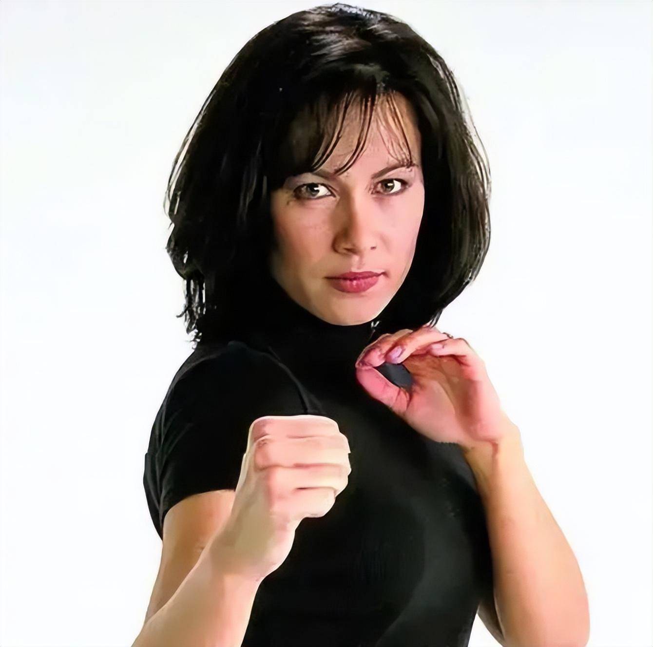 78岁的她老态龙钟,嫁三婚老公晚年生活幸福_琳达·埃莫瑞_李香凝