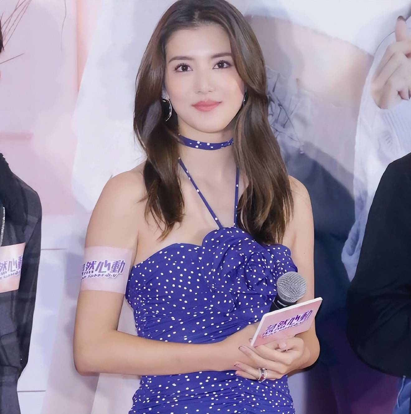 香港女星吴千语冲上热搜:童年遭妈妈毒打,如今仍难解心中痛_生活_经历