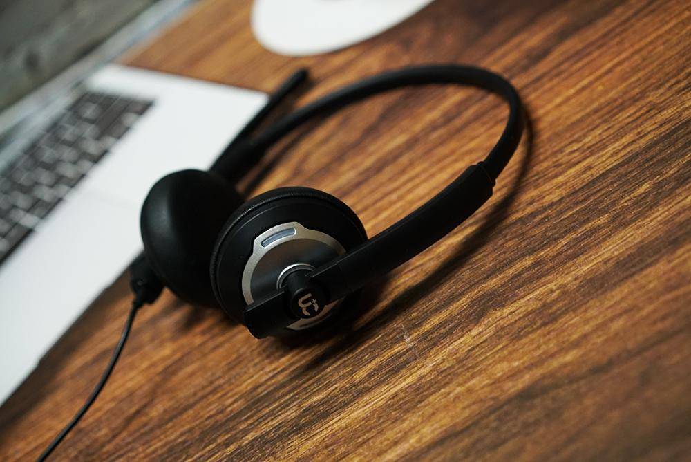 在家也能安静办公:易拾音uch30麦克风降噪商务耳机_语音_设计_用户