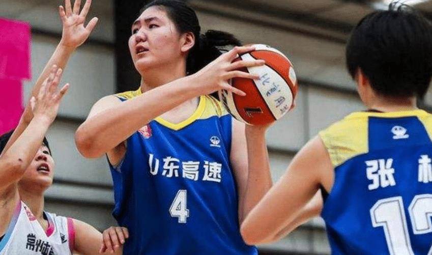 中國女籃又一巨無霸:16歲張子宇骨齡測試曝光!_身高_未來_媒體