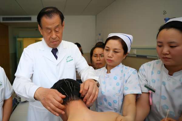 被誉为"鬼手神针"的中医针灸学专家——国医大师石学敏_临床_治疗