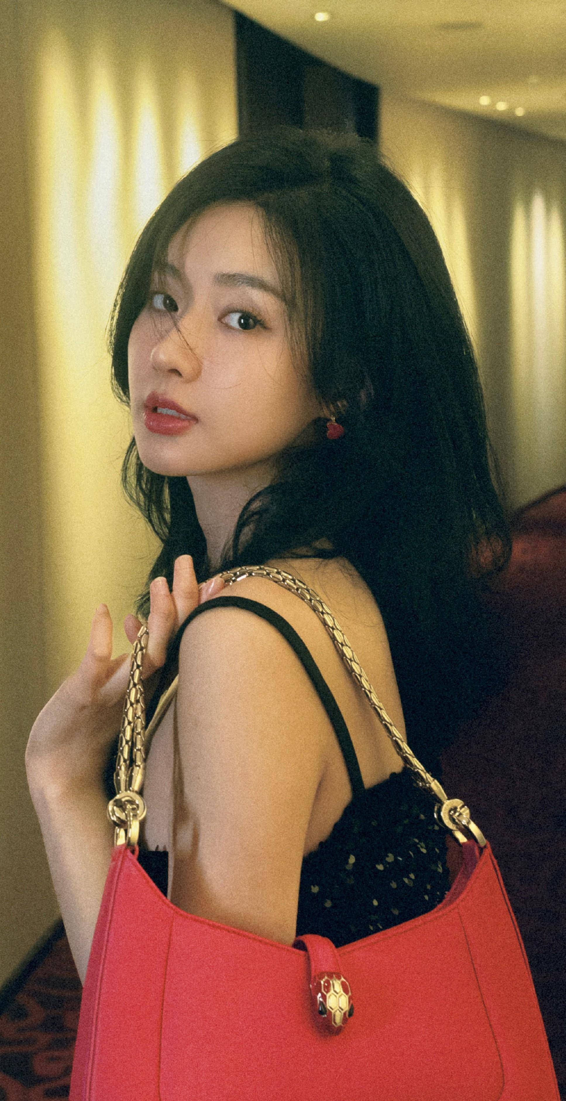 郑合惠子是来自中国大陆的影视女演员,来自福建省福州市.