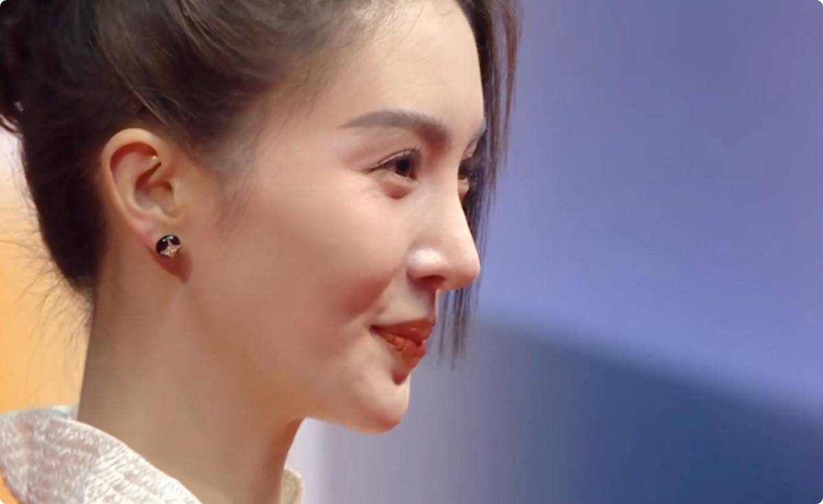 吴昕绝美动人,金晨蜂腰抢镜,都不及黄晓明发胖吸睛_造型_魏大勋_王子