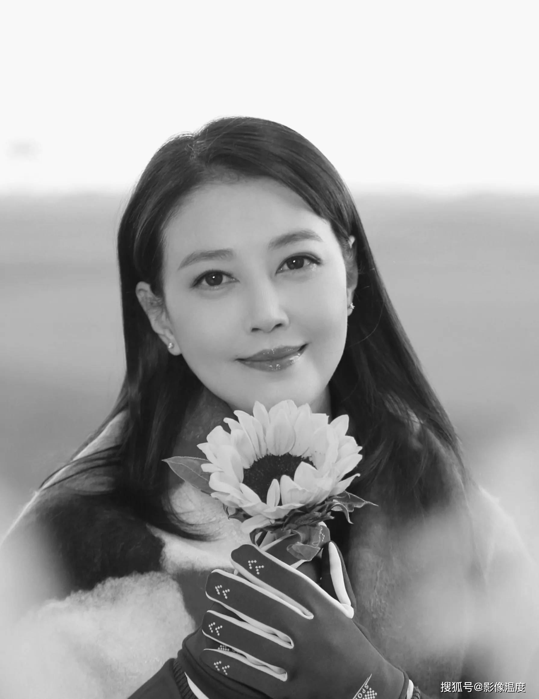 周海媚灵堂现场曝光:但遭遇强烈质疑,发布者紧急道歉,评论区被骂惨