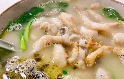 最“毒舌”面馆，老板店内张贴“怼人”标语，生意火爆日赚3万！(图6)